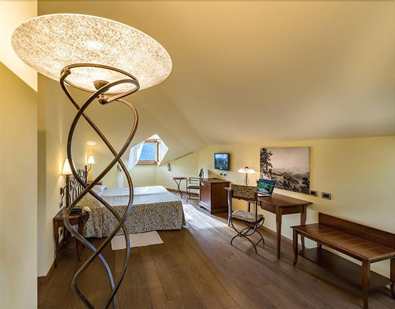 La Darsena Boutique Hotel & Restaurant Тремеццо Экстерьер фото