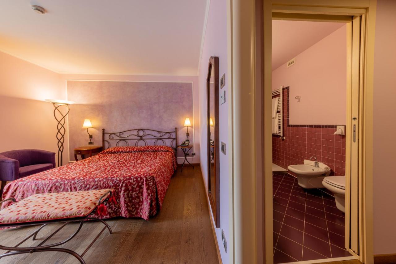 La Darsena Boutique Hotel & Restaurant Тремеццо Экстерьер фото